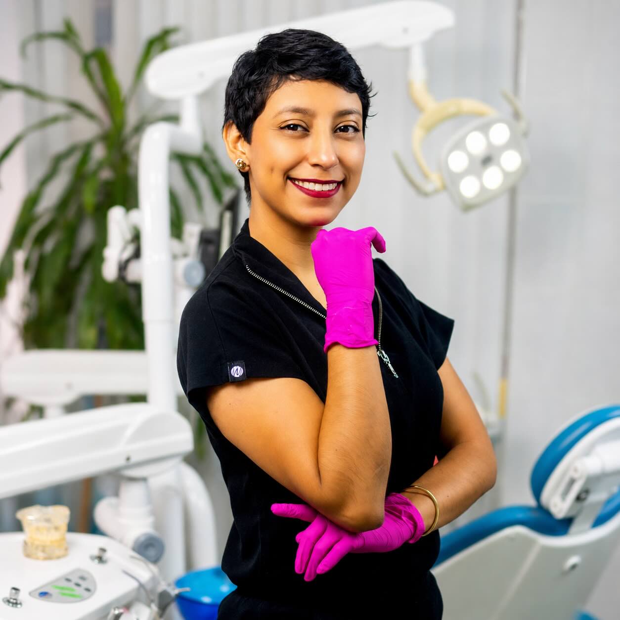 Dra Laura Elena Villanueva, dentista en Cancún, directora clínica de iSmile Dental Design Studio en Cancún.
